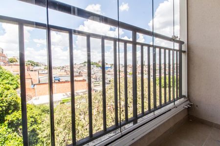 Varanda de apartamento para alugar com 2 quartos, 45m² em Parque Roseira, Carapicuíba