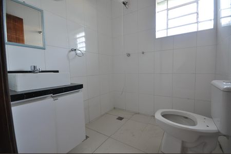 Banheiro Social de casa para alugar com 2 quartos, 100m² em Vila Constança, São Paulo