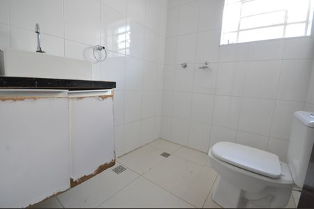 Casa para alugar com 100m², 2 quartos e 1 vagaBanheiro do Quarto Suíte