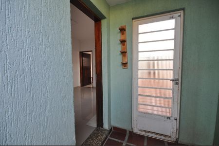 Casa para alugar com 100m², 2 quartos e 1 vagaHall de entrada