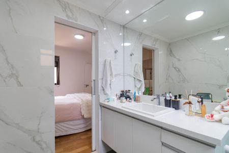 Apartamento à venda com 118m², 3 quartos e 2 vagasBanheiro da Suíte