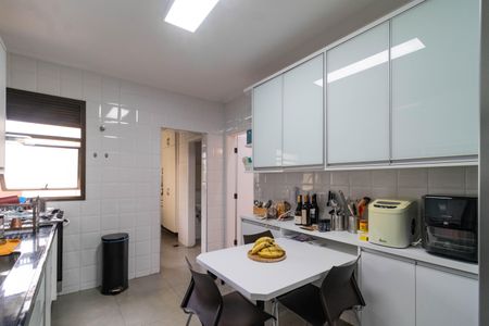 Apartamento à venda com 118m², 3 quartos e 2 vagasCozinha