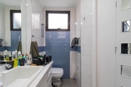 Apartamento à venda com 118m², 3 quartos e 2 vagasBanheiro do Quarto 1 e 2