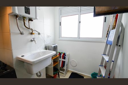 Área de Serviço de apartamento para alugar com 2 quartos, 58m² em Guilhermina, Praia Grande