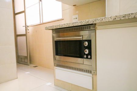 Apartamento para alugar com 75m², 2 quartos e sem vagaCozinha 