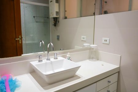 Apartamento para alugar com 75m², 2 quartos e sem vagaBanheiro
