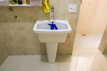 Apartamento para alugar com 75m², 2 quartos e sem vagaÁrea de Serviço