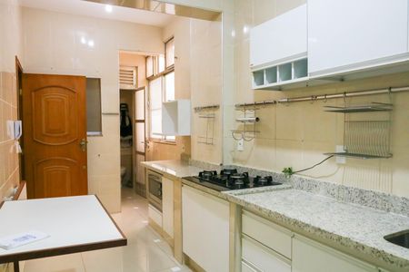 Apartamento para alugar com 75m², 2 quartos e sem vagaCozinha 