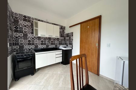 Cozinha de apartamento para alugar com 1 quarto, 42m² em São João do Rio Vermelho, Florianópolis