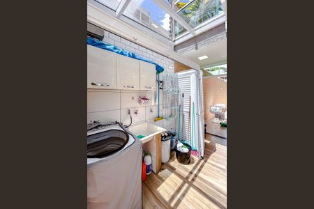 Casa à venda com 256m², 3 quartos e 4 vagasÁrea de Serviço