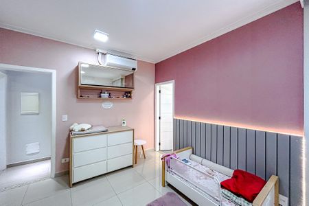 Casa à venda com 256m², 3 quartos e 4 vagasSuíte 2