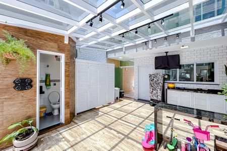 Casa à venda com 256m², 3 quartos e 4 vagasÁrea externa