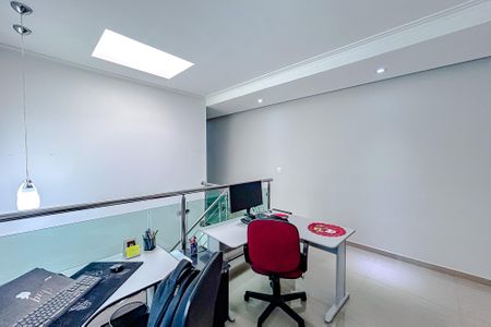 Casa à venda com 256m², 3 quartos e 4 vagasEscritório