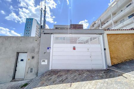 Casa à venda com 256m², 3 quartos e 4 vagasFachada com Plaquinha