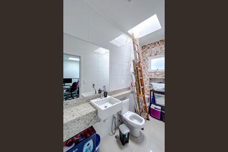 Casa à venda com 256m², 3 quartos e 4 vagasBanheiro 