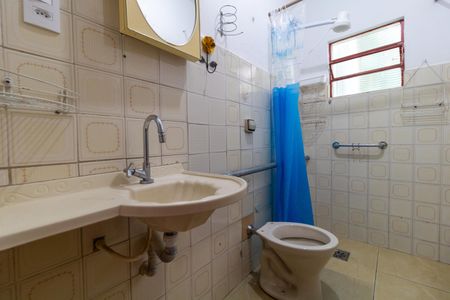 Casa à venda com 188m², 3 quartos e 3 vagasBanheiro da casa 02