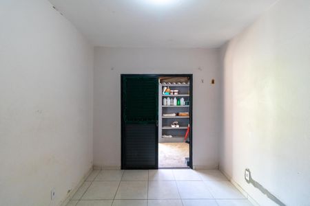 Casa à venda com 188m², 3 quartos e 3 vagasQuarto 02 da casa 01