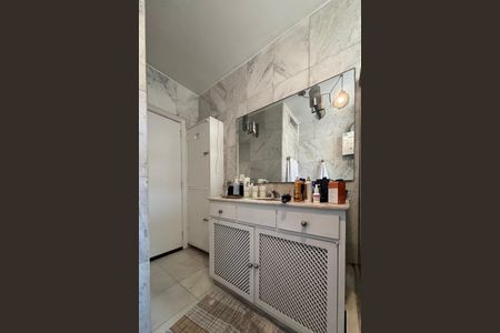 Apartamento à venda com 140m², 2 quartos e 1 vagaBanheiro social