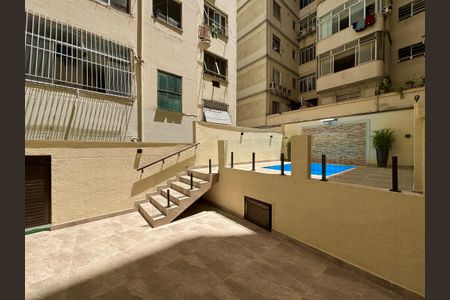 Apartamento à venda com 140m², 2 quartos e 1 vagaÁrea comum - piscina