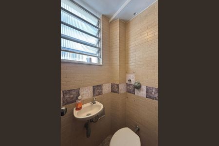 Apartamento à venda com 140m², 2 quartos e 1 vagaÁrea de serviço - banheiro 