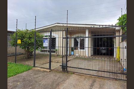 Casa à venda com 300m², 4 quartos e 3 vagasFachada