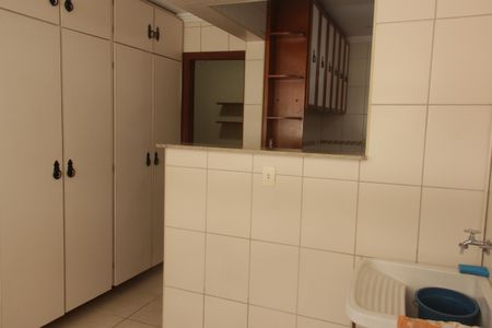 Apartamento para alugar com 136m², 3 quartos e 1 vagaÁrea de Serviço