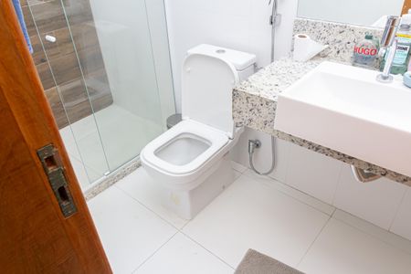 Casa de condomínio para alugar com 180m², 3 quartos e 2 vagasBanheiro da Suíte 2