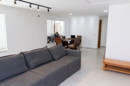 Casa de condomínio para alugar com 180m², 3 quartos e 2 vagasSala