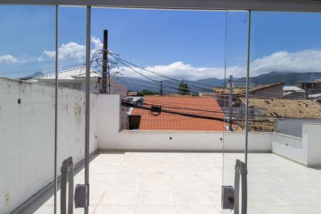 Casa de condomínio para alugar com 180m², 3 quartos e 2 vagasTerraço