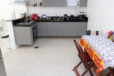 Casa de condomínio para alugar com 180m², 3 quartos e 2 vagasCozinha