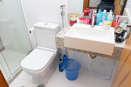 Casa de condomínio para alugar com 180m², 3 quartos e 2 vagasBanheiro da Suíte 3