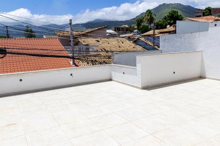 Casa de condomínio para alugar com 180m², 3 quartos e 2 vagasTerraço