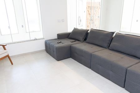 Casa de condomínio para alugar com 180m², 3 quartos e 2 vagasSala