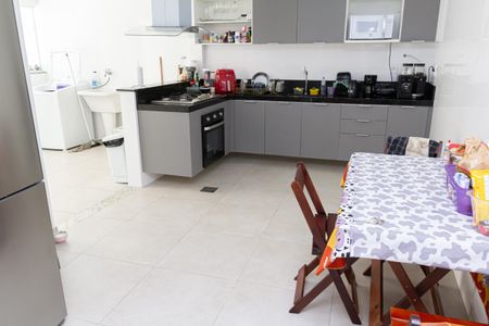 Casa de condomínio para alugar com 180m², 3 quartos e 2 vagasCozinha