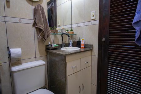 Casa à venda com 230m², 4 quartos e 1 vaga Casa à venda com 230m², 4 quartos e 1 vagaBanheiro 1