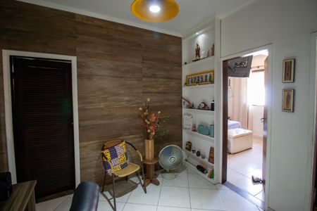 Casa à venda com 230m², 4 quartos e 1 vaga Casa à venda com 230m², 4 quartos e 1 vagaEscritório