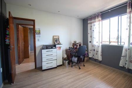 Casa à venda com 230m², 4 quartos e 1 vaga Casa à venda com 230m², 4 quartos e 1 vagaQuarto 1