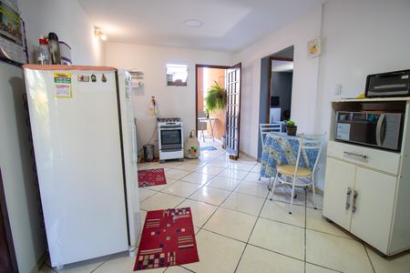 Casa à venda com 230m², 4 quartos e 1 vaga Casa à venda com 230m², 4 quartos e 1 vagaCozinha 2