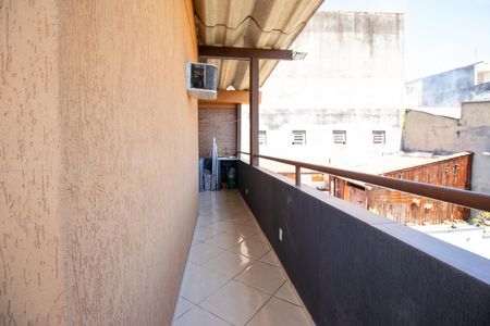 Casa à venda com 230m², 4 quartos e 1 vaga Casa à venda com 230m², 4 quartos e 1 vagaVaranda da Sala