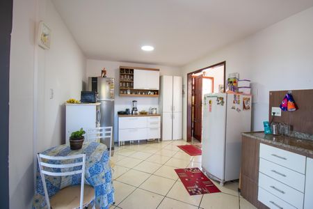 Casa à venda com 230m², 4 quartos e 1 vaga Casa à venda com 230m², 4 quartos e 1 vagaCozinha 2