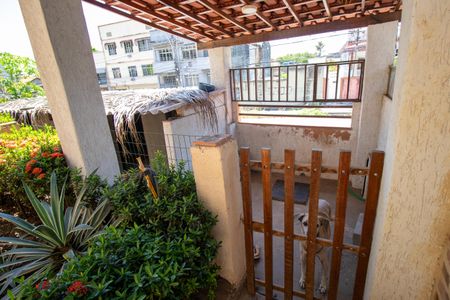 Casa à venda com 230m², 4 quartos e 1 vaga Casa à venda com 230m², 4 quartos e 1 vagaQuintal