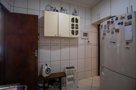 Casa à venda com 230m², 4 quartos e 1 vaga Casa à venda com 230m², 4 quartos e 1 vagaCozinha