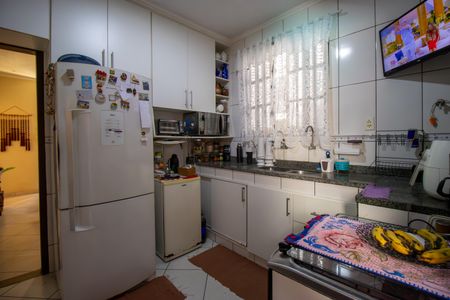 Casa à venda com 230m², 4 quartos e 1 vaga Casa à venda com 230m², 4 quartos e 1 vagaCozinha