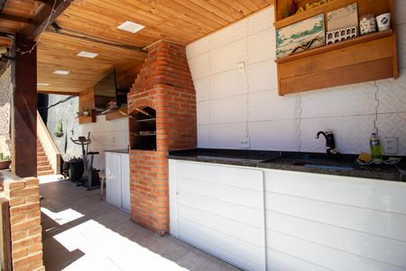 Casa à venda com 230m², 4 quartos e 1 vaga Casa à venda com 230m², 4 quartos e 1 vagaEspaço Gourmet