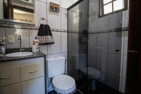 Casa à venda com 230m², 4 quartos e 1 vaga Casa à venda com 230m², 4 quartos e 1 vagaBanheiro da Suíte