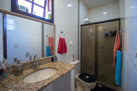 Casa à venda com 230m², 4 quartos e 1 vaga Casa à venda com 230m², 4 quartos e 1 vagaBanheiro 2