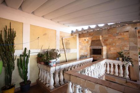 Casa à venda com 202m², 3 quartos e 4 vagasVARANDA