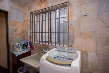 Casa à venda com 202m², 3 quartos e 4 vagasQUINTAL E ÁREA DE SERVIÇO