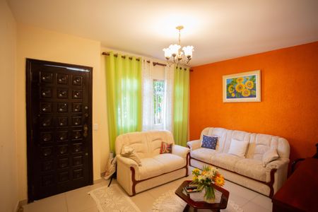 SALA de casa à venda com 3 quartos, 200m² em Vila Miriam, São Paulo