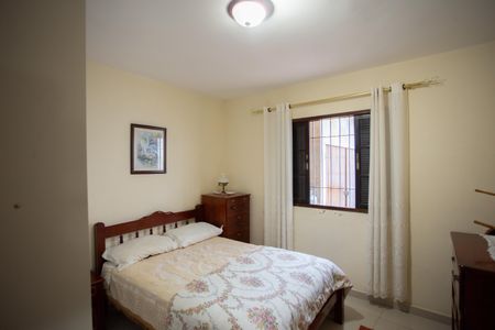 Casa à venda com 202m², 3 quartos e 4 vagasQUARTO 1- SUÍTE